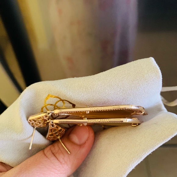 Kendra Scott peach Iridescent Set 🍑 - Picture 6 of 7